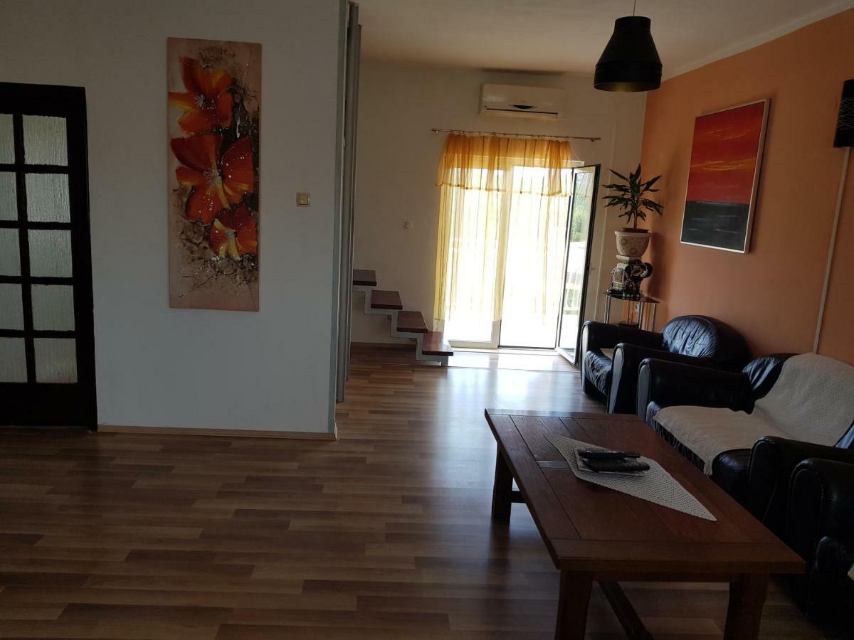 Holiday House "Villa Flora" Sibenik Luaran gambar