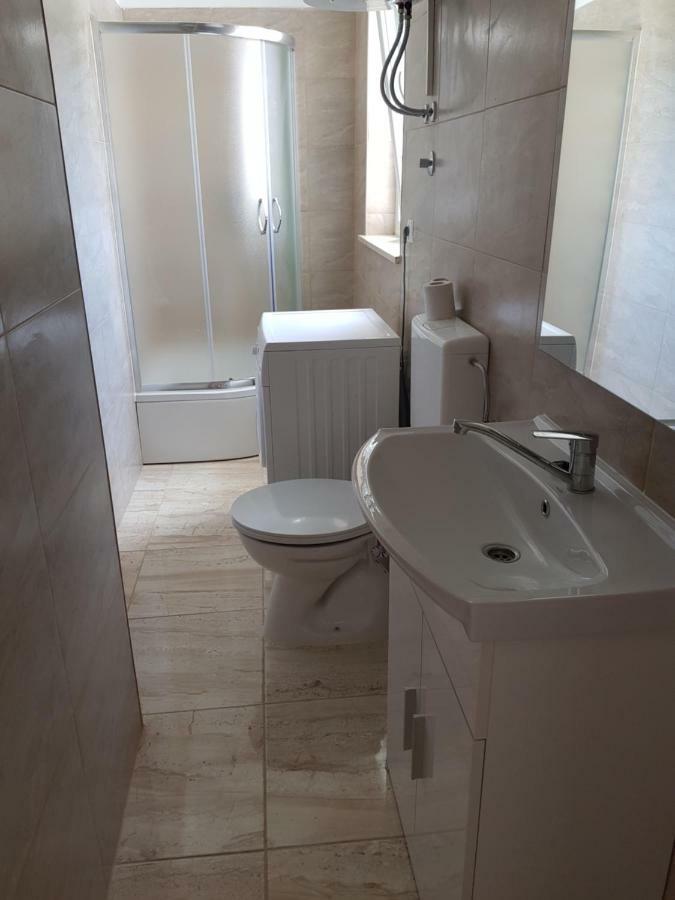 Holiday House "Villa Flora" Sibenik Luaran gambar