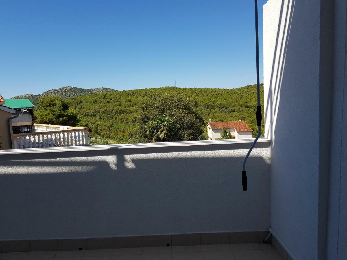 Holiday House "Villa Flora" Sibenik Luaran gambar