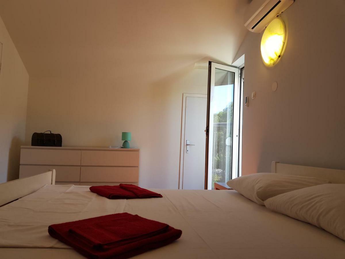 Holiday House "Villa Flora" Sibenik Luaran gambar